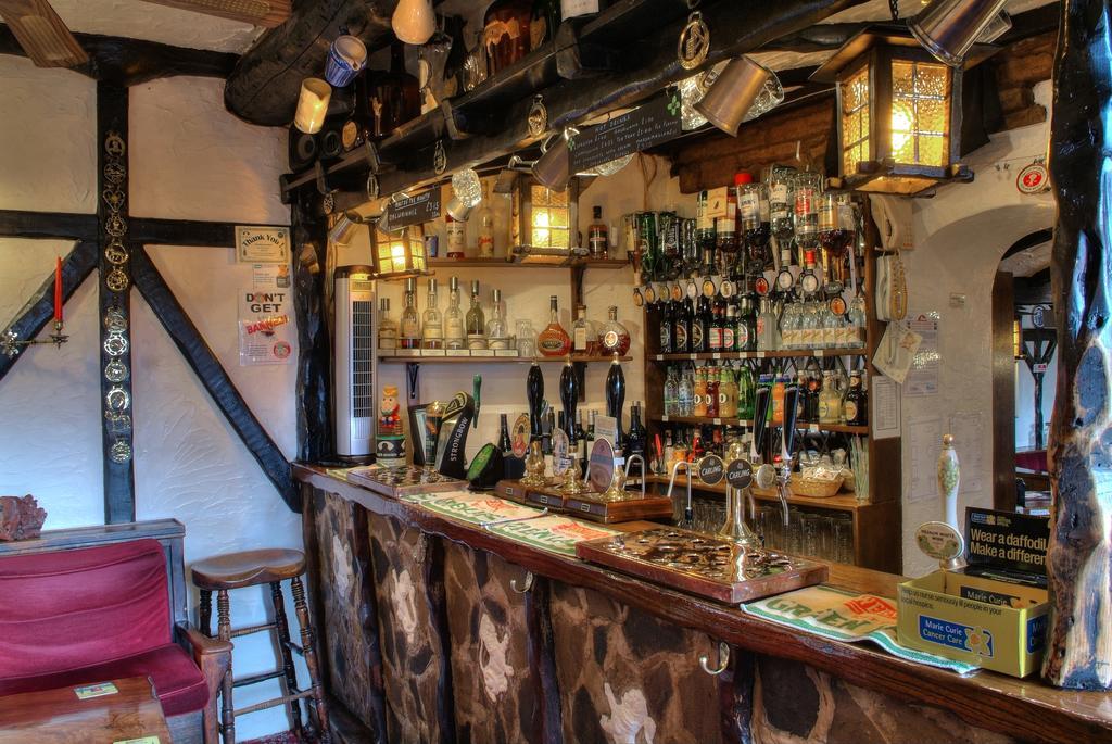 האוורת' The Old White Lion Hotel מראה חיצוני תמונה