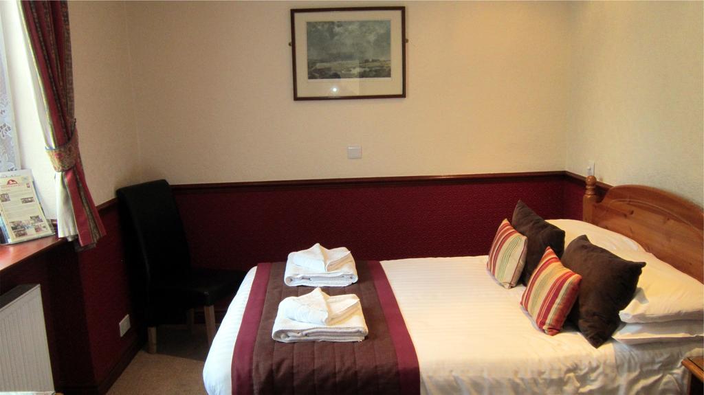 האוורת' The Old White Lion Hotel חדר תמונה